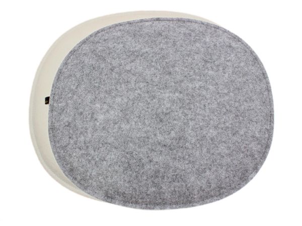 Filz Sitzkissen oval für Eames in cremeweiß und graumeliert mit kleinen Mängeln